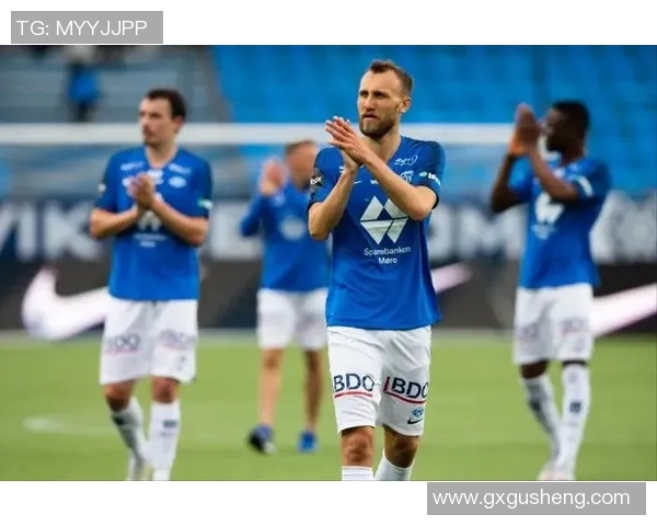 特罗姆与罗森的精彩对决揭示了足球战术的魅力与团队合作的重要性